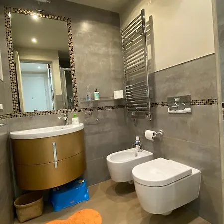 Incantevole Con Posto Auto Riservato-clic House Διαμέρισμα