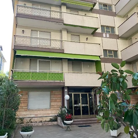 Incantevole Con Posto Auto Riservato-clic House Διαμέρισμα Σαν Ρέμο