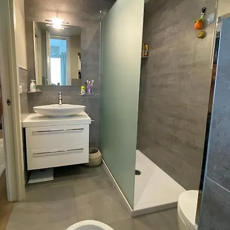 Incantevole Con Posto Auto Riservato-clic House Διαμέρισμα *