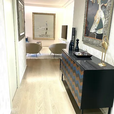 Incantevole Con Posto Auto Riservato-clic House Διαμέρισμα *